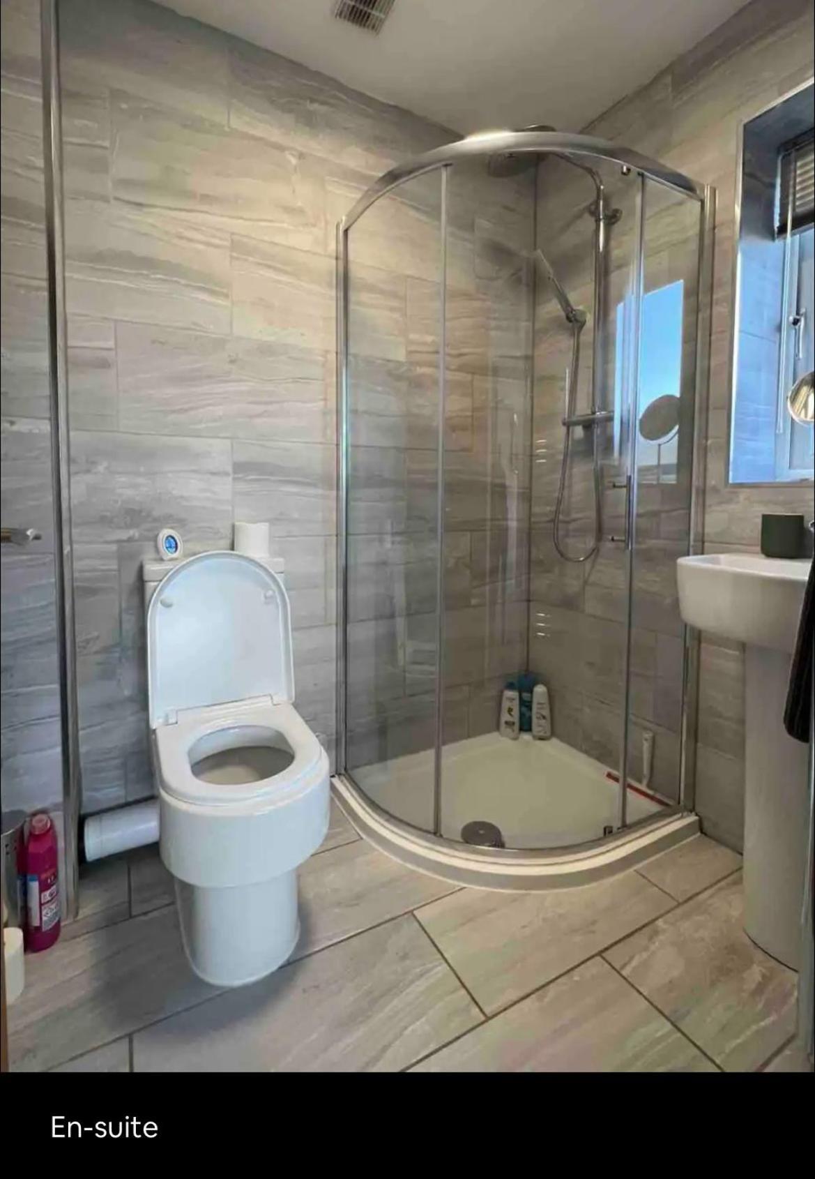 Green 3 Bed Bungalow With En-Suite And Parking Felton  Екстериор снимка