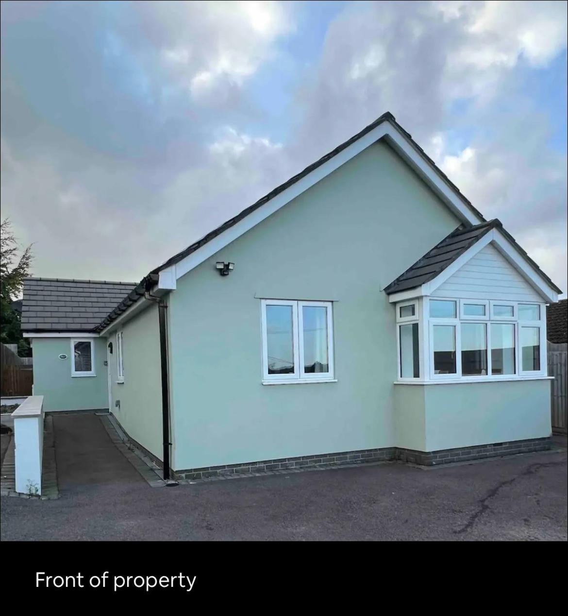 Green 3 Bed Bungalow With En-Suite And Parking Felton  Екстериор снимка